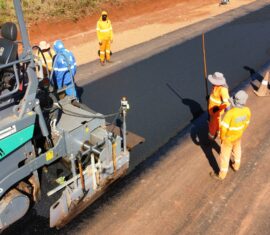 Governo de RO investe mais de 320 milhões em pavimentação da TransRondônia; obra está na reta final