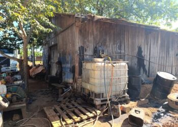 DEPÓSITO CLANDESTINO DE COMBUSTÍVEL É INTERDITADO EM GUAJARÁ-MIRIM DURANTE OPERAÇÃO PROTETOR DAS DIVISAS