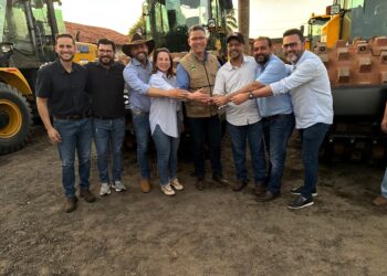 Laerte Gomes acompanha ação do Governo na entrega de maquinários e implementos agrícolas para 21 prefeituras e 19 associações rurais