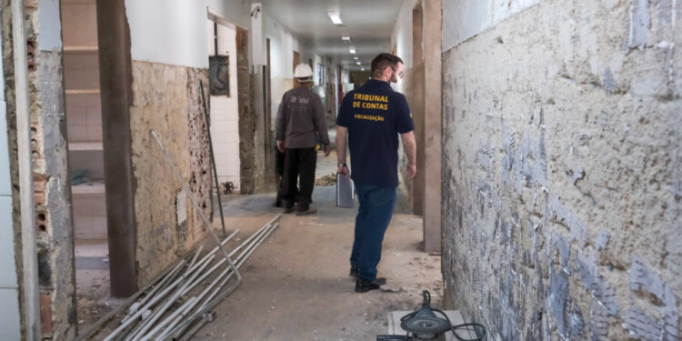 TCE-RO fiscaliza início da reforma na ala cardiovascular do Hospital de Base