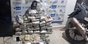 PMRO APREENDE GRANDE QUANTIDADE DE DROGAS E MUNIÇÕES