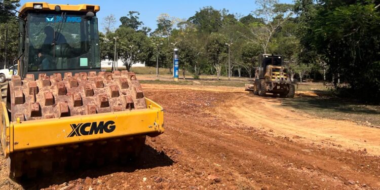 Acesso à Unir recebe melhorias com patrolamento e encascalhamento