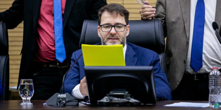 Deputado Alex Redano apresenta indicação para recuperação da RO-140 entre Rio Crespo e BR-257