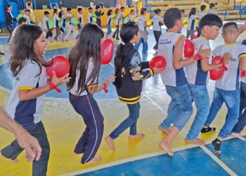 Alegria, descontração e brincadeiras marcam retomada das atividades da turma de Agentes Mirins da Cidadania no Trânsito