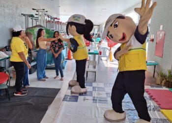 Serviços de habilitação, veículos e atividades de educação são oferecidos para população durante evento em Cacoal