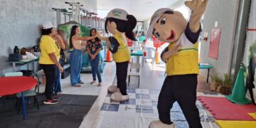 Serviços de habilitação, veículos e atividades de educação são oferecidos para população durante evento em Cacoal