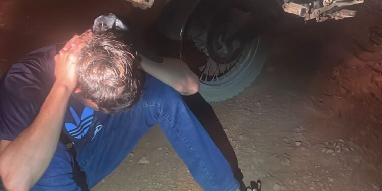 Ladrão de moto tenta fuga em alta velocidade e é preso