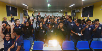 Cinema de animação transforma a Escola Prof. Salomão Silva, em Nova Mamoré (RO), durante o FICAR