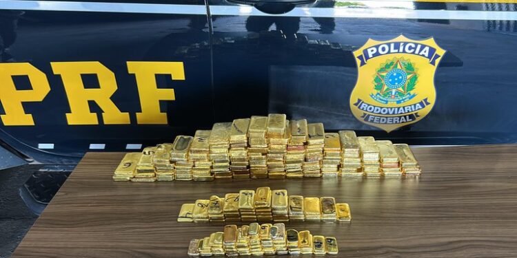 PRF apreende 103 kg de ouro irregular em Roraima