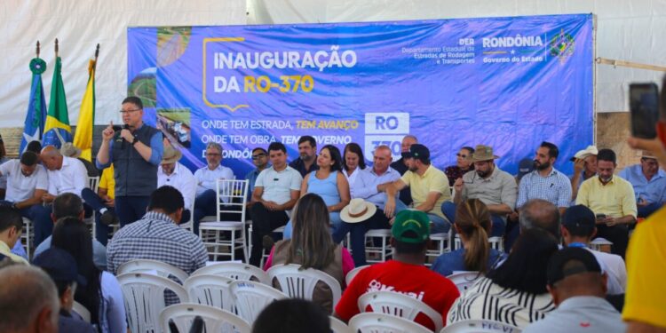 Mais de R$ 310 milhões em investimentos do governo de RO garantem 84 km de asfalto e infraestrutura completa na RO-370