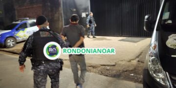 FORÇA TÁTICA: Homem com extensa ficha criminal é preso enquanto trabalhava como cuidador de carros na flor do maracujá 