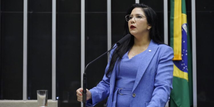 Regularização: Deputada Cristiane Lopes Propõe Projeto de Lei que Transfere Terras da União para Rondônia