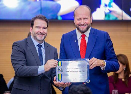 “Sou rondoniense”, diz Nelson Wilians ao receber título da Assembleia