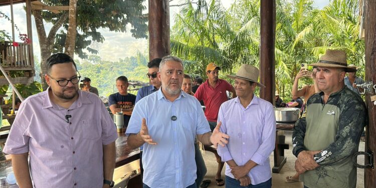 Vereador Everaldo Fogaça participa de reunião de agradecimento no ramal Acreano