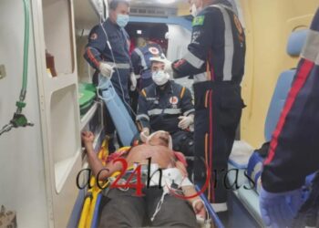 Criminoso é ferido a golpes de terçado ao sair de residência com moto roubada