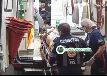 Homem esfaqueado é socorrido e transferido para hospital João Paulo II
