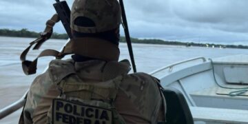 PF prende homem em flagrante por contrabando de combustível em Guajará-Mirim/RO