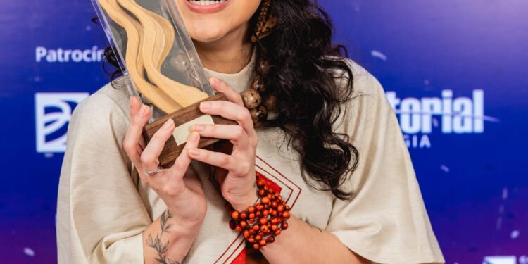 Gabriê vence “Melhor Artista Pop” no Prêmio Sebrae Amazônia de Música 2025 – artista de Rondônia teve duas indicações e reforça a representatividade de mulheres amazônidas