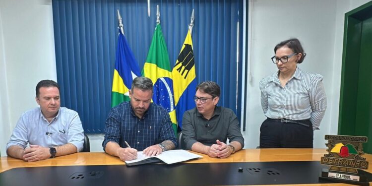 Governo de RO investe mais de R$ 3,3 milhões para sinalização de trânsito em Jaru