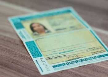 Iniciou nesta quarta-feira, 13, a entrega da documentação dos selecionados para o programa CNH Social, do governo de RO