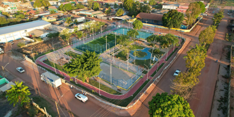 Governo de RO entrega praça revitalizada em Vista Alegre do Abunã, nesta terça-feira, 12