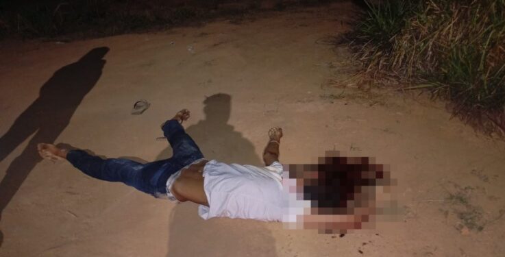 Homem é assassinado com tiros no rosto em via escura e deserta em Machadinho D’Oeste