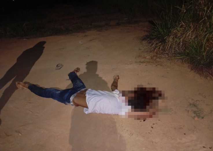 Homem é assassinado com tiros no rosto em via escura e deserta em Machadinho D’Oeste
