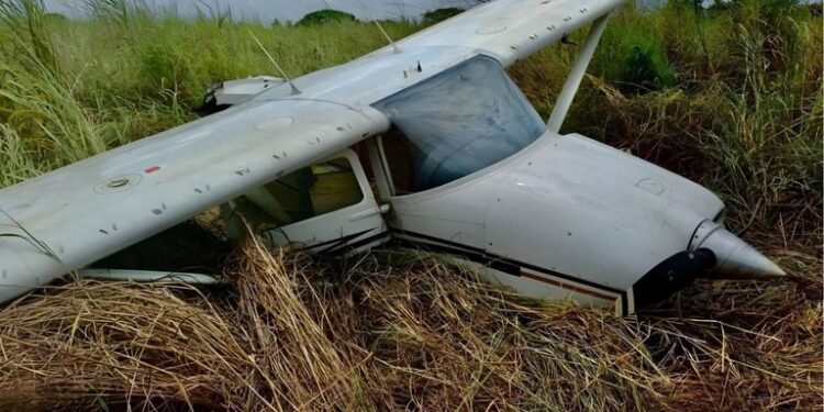 Garimpo Ilegal em Roraima: PRF apreende aeronave e combustível de aviação