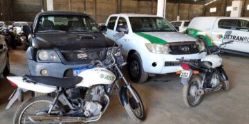 Governo de RO fortalece municipalismo com doação de veículos do Detran-RO para Guajará-Mirim