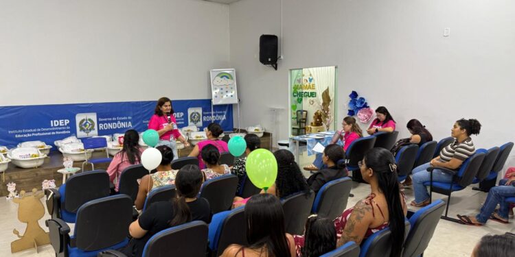 Troca de informações com gestantes e entrega de kit enxoval para bebês integram campanha Agosto Verde, em Rondônia