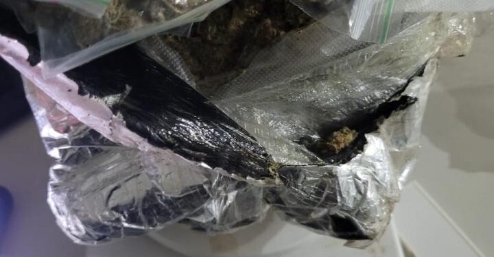 POLÍCIA MILITAR APREENDE DROGAS E PRENDE SUSPEITO APÓS FUGA