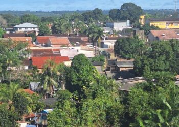 Governo de RO leva segurança jurídica aos moradores do Bairro Costa e Silva com Certidão de Titularidade dos imóveis