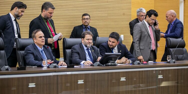 Assembleia aprova R$ 2,9 milhões para ampliar Programa Crescendo Bem