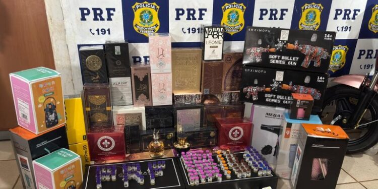 Polícia Rodoviária Federal em Rondônia apreende mercadorias e fármacos contrabandeados