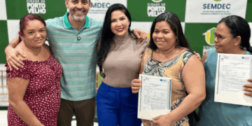Cristiane Lopes participa da entrega de 404 títulos de propriedade em Porto Velho