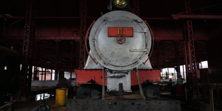 Locomotiva 18 é restaurada para se apresentar durante as comemorações dos 111 anos de Porto Velho