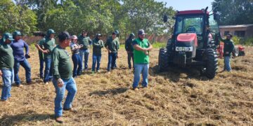 Curso de operação de máquinas agrícolas beneficia servidores da Semagric