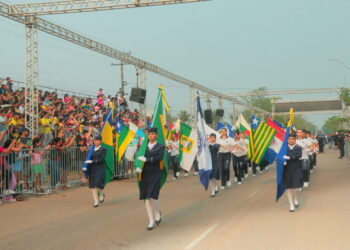 Escolas estaduais se preparam para participar de desfile cívico da Independência promovido pelo governo de RO