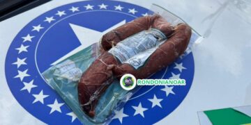 Homem foi conduzido para central de polícia após tentar roubar calabresa em supermercado ” eu estava com fome”
