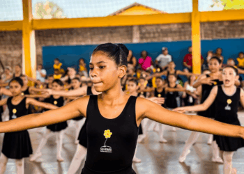 Projeto na Escola Municipal João Ribeiro Soares transforma vidas através da dança