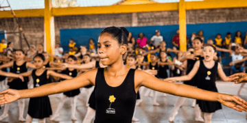 Projeto na Escola Municipal João Ribeiro Soares transforma vidas através da dança