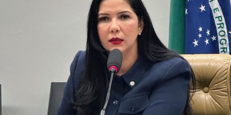 Deputada Cristiane Lopes Vota SIM à Urgência do PL da Anistia