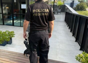 PF deflagra operação contra tráfico de drogas e lavagem de dinheiro
