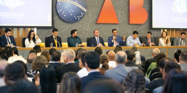 Alero realiza sessão solene itinerante em Cacoal em alusão ao dia do advogado e da justiça