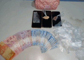 Polícia estoura boca de fumo no Embratel e prende suspeito com drogas