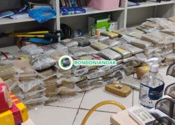 PRF: Comboio com quase 400 kg de drogas é interceptado e quatro suspeitos são conduzidos à polícia