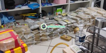PRF: Comboio com quase 400 kg de drogas é interceptado e quatro suspeitos são conduzidos à polícia