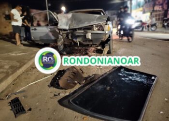 ATUALIZAÇÃO: Mulher fica presa nas ferragens do veículo após colidir em dois carros
