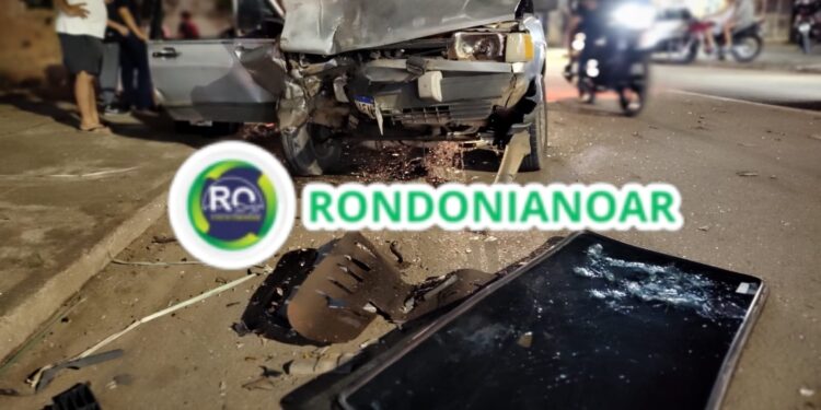 ATUALIZAÇÃO: Mulher fica presa nas ferragens do veículo após colidir em dois carros