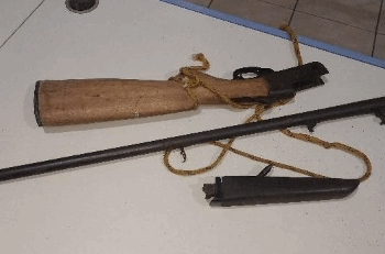 POLÍCIA MILITAR AMBIENTAL APREENDE ESPINGARDA DURANTE PATRULHAMENTO NA ESEC TRÊS IRMÃOS
